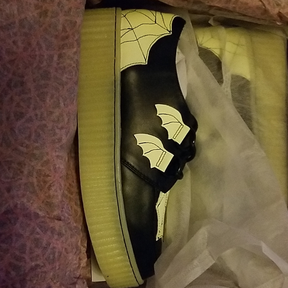Creepers - Picture 3 of 4